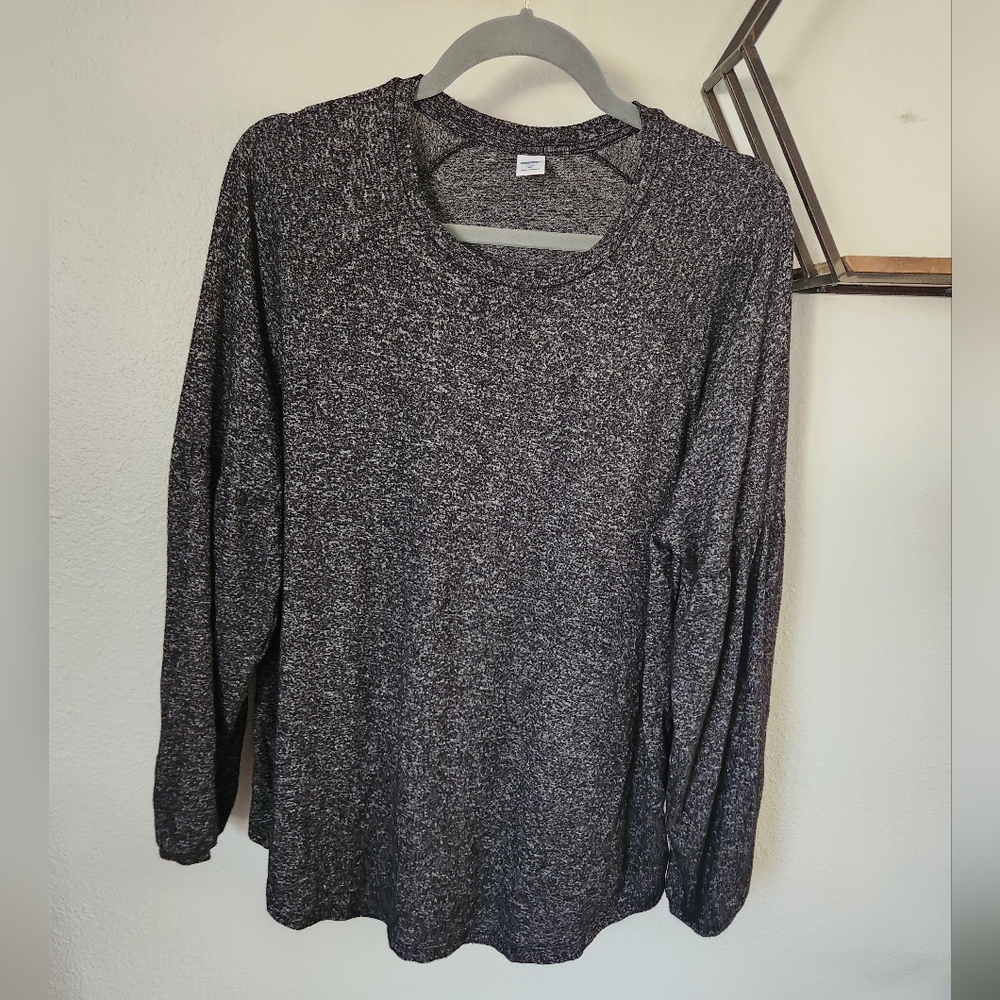 Black and Gray Long Sleeve Top